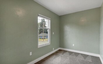 3505 Lancaster Dr NE in Salem, OR - Building Photo - Building Photo