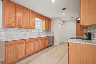 5217 45th St in Lubbock, TX - Foto de edificio - Building Photo