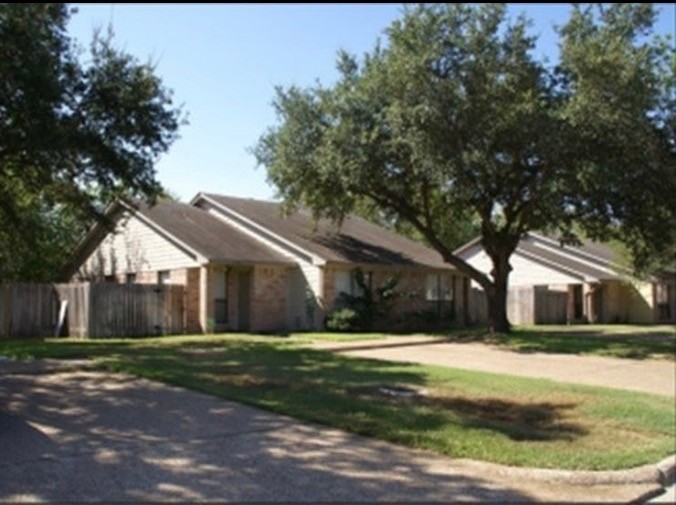 806 Cross Timbers Dr in College Station, TX - Building Photo