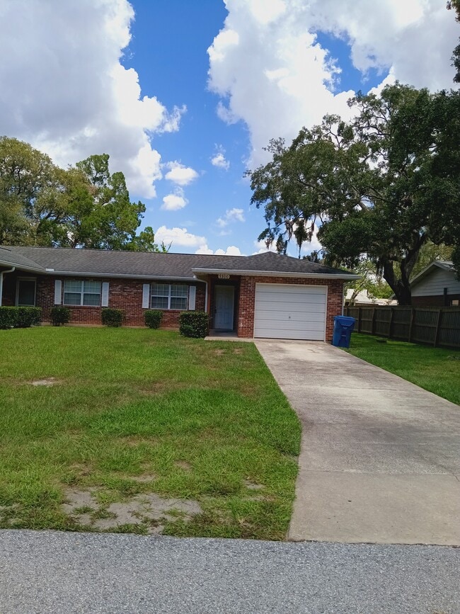 1300 Markham Ave