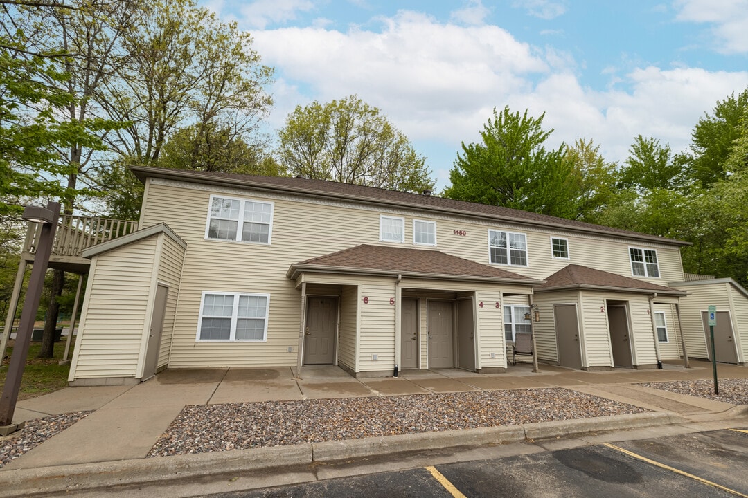 Sylvan Glen Apartments in Wisconsin Rapids, WI - Building Photo