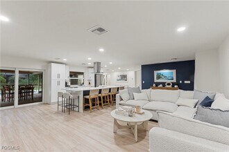 2412 La Salle Ave in Ft. Myers, FL - Building Photo - Building Photo