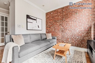 221 Mott St in New York, NY - Building Photo