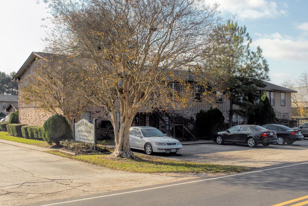 Tomball Square Apartments in Tomball, TX - Building Photo