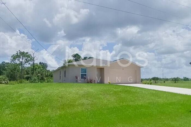 4341 NW 34th Ave in Cape Coral, FL - Building Photo - Building Photo