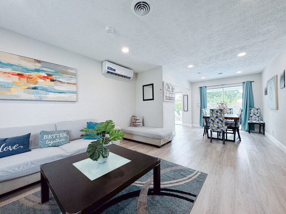 2841 SW 4th Ct in Fort Lauderdale, FL - Foto de edificio