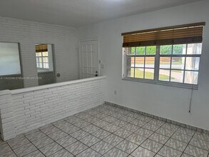 15195 NE 2nd Ave in Miami, FL - Building Photo - Building Photo