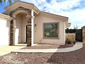 14204 Russ Leach Ave in El Paso, TX - Building Photo - Building Photo