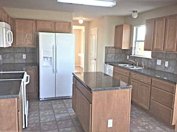 101 Foxtail Ct in Red Oak, TX - Building Photo - Building Photo