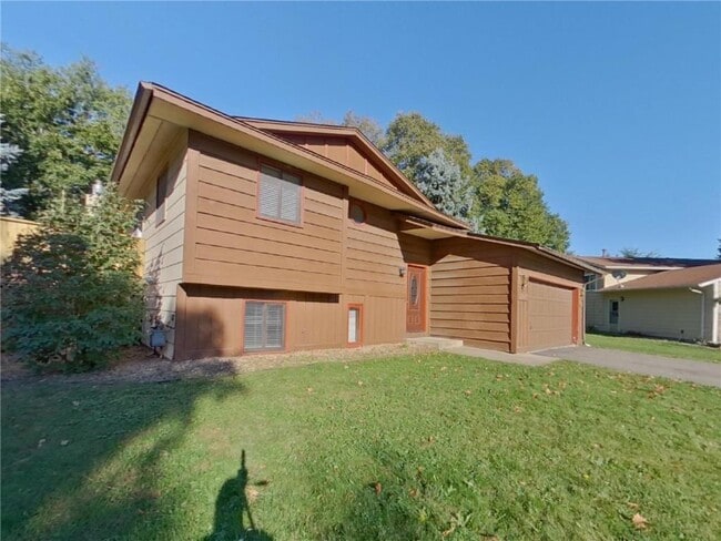 property at 14030 Candlewood Ln NE