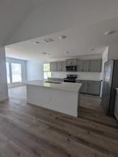 913 Olive St in Jourdanton, TX - Building Photo - Building Photo