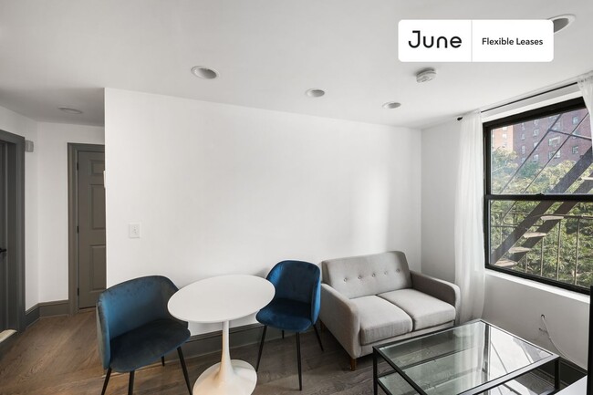 345 E 21st St in New York, NY - Building Photo - Building Photo