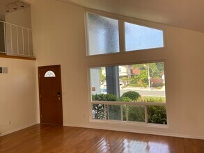 1543 Calle Violetas in Encinitas, CA - Building Photo - Building Photo