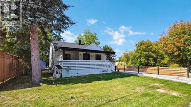 242 Muriel St in Newmarket, ON - Building Photo - Building Photo