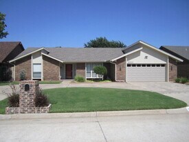 9900 Rockwell Terrace in Oklahoma City, OK - Building Photo