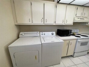 15462 Gulf Blvd in Madeira Beach, FL - Building Photo - Building Photo