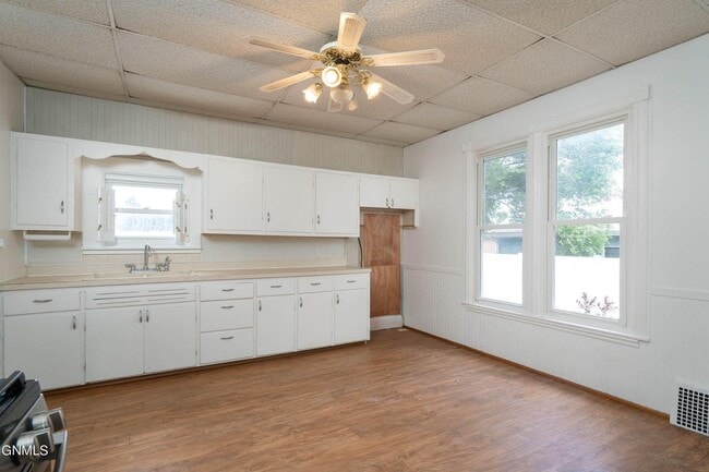 property at 1204 2nd St NW