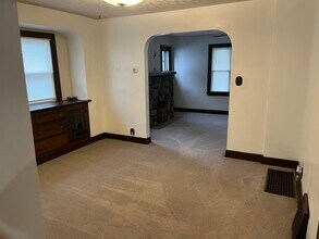 1479 Canadian Ave, Unit 1 in Akron, OH - Foto de edificio - Building Photo