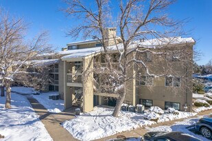 The Seasons Condominiums in Boulder, CO - Building Photo