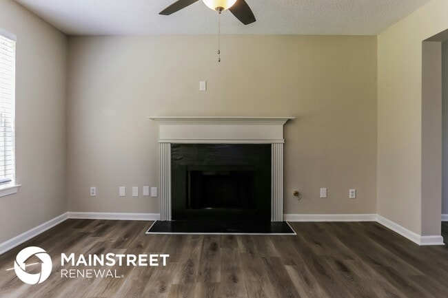 5553 Wind River Ln in Powder Springs, GA - Foto de edificio - Building Photo
