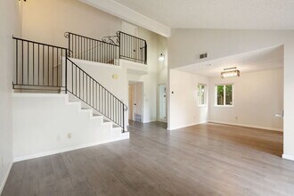 4917 Aizenberg Cir in Elk Grove, CA - Building Photo - Building Photo