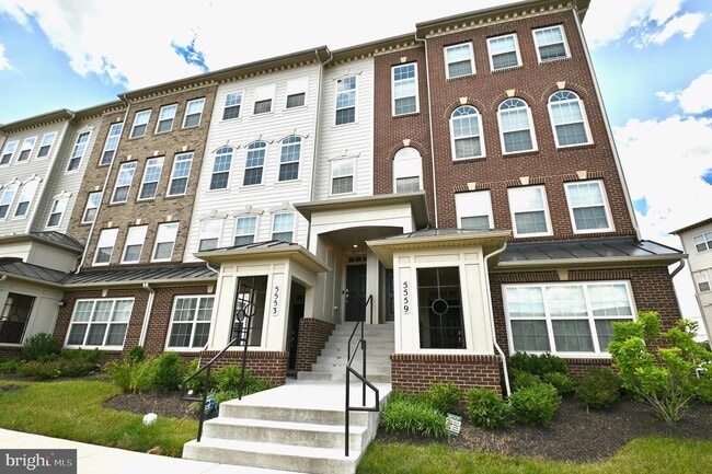 5555 Lanteen St, Unit 5555 Lanteen St in Lanham, MD - Foto de edificio - Building Photo