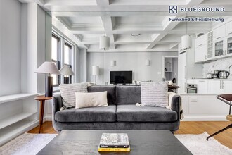 240 W 73rd St in New York, NY - Building Photo - Building Photo