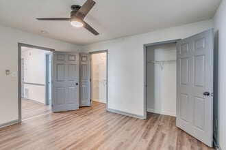 East Ridge Village in East Ridge, TN - Foto de edificio - Interior Photo