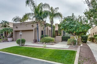 8711 E Paraiso Dr in Scottsdale, AZ - Building Photo