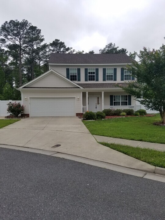 1204 Monarch Reach in Chesapeake, VA - Building Photo