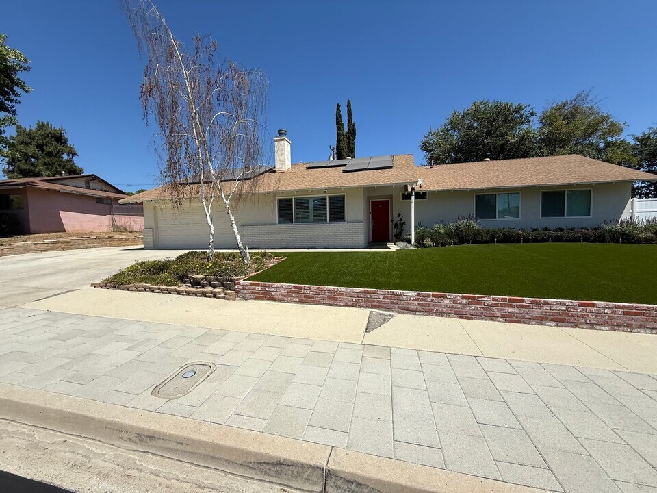 3356 Travis Ave in Simi Valley, CA - Building Photo