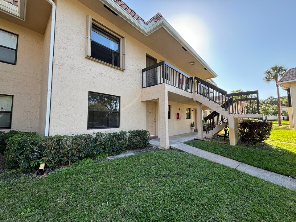 6784 Palmetto Cir S in Boca Raton, FL - Building Photo