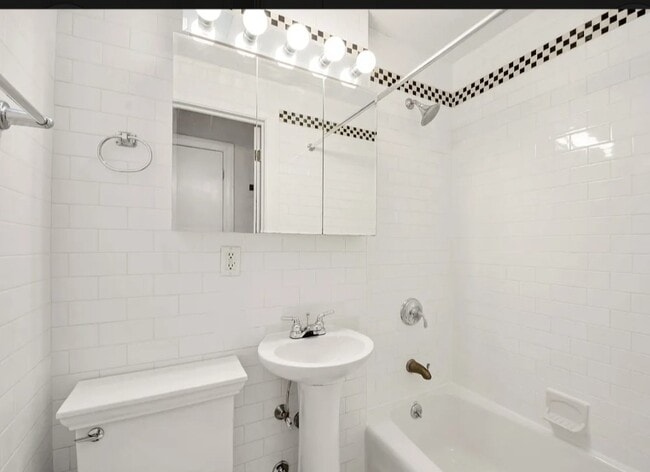 E.27th E27th St , Park Ave, Unit 4 in New York, NY - Foto de edificio - Building Photo