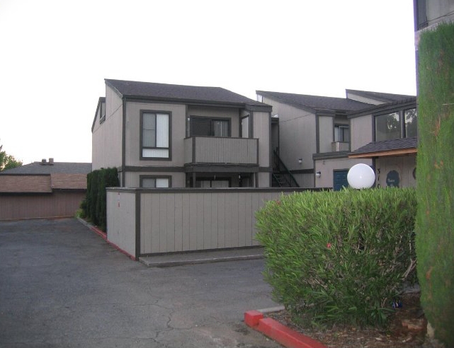 Garden Circle Apartments in Cameron Park, CA - Foto de edificio