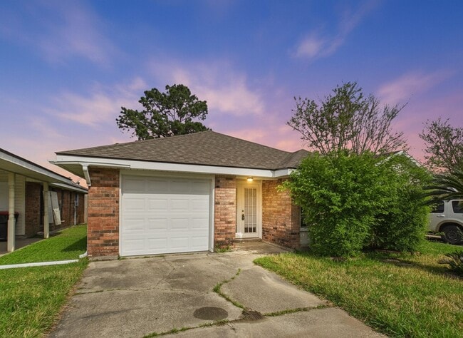 106 Doubloon Dr in Lafayette, LA - Building Photo - Building Photo