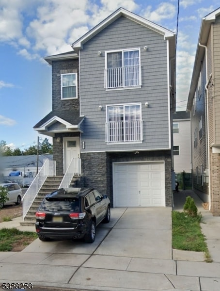 property at 1019 E Grand St