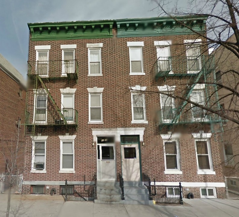 4209 23rd Ave in Astoria, NY - Foto de edificio