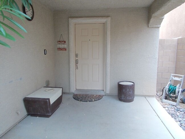 9074 Iron Cactus Ave in Las Vegas, NV - Building Photo - Building Photo