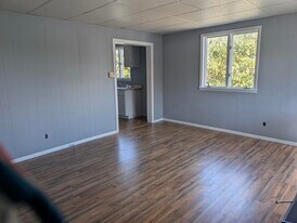 302 Jerome Ave, Unit apt 2 in Jerome, PA - Building Photo