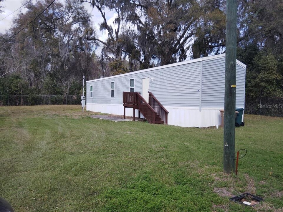 3335 NW 4th St in Ocala, FL - Foto de edificio