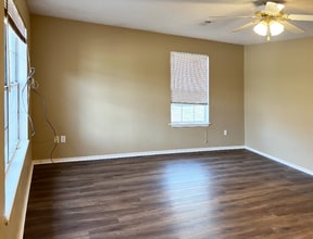 5900 Samantha St, Unit B in Fayetteville, AR - Foto de edificio - Building Photo