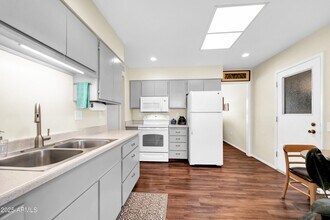 9834 W Evergreen Dr in Sun City, AZ - Building Photo - Building Photo