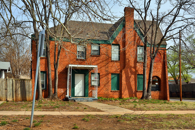 2201-2211 N Shartel Ave in Oklahoma City, OK - Building Photo - Building Photo