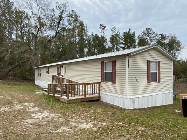 17909 16th St in Live Oak, FL - Building Photo - Building Photo