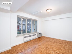 35 E 35th St in New York, NY - Building Photo