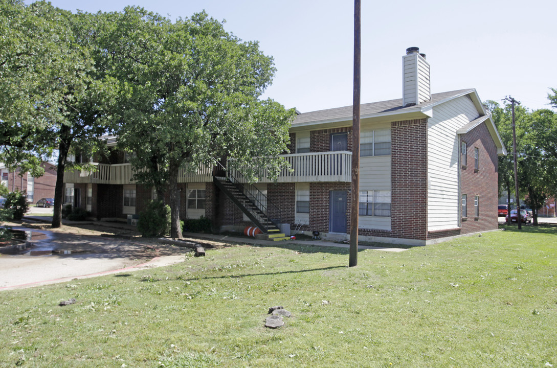 Quail Village I And II in Mesquite, TX - Building Photo