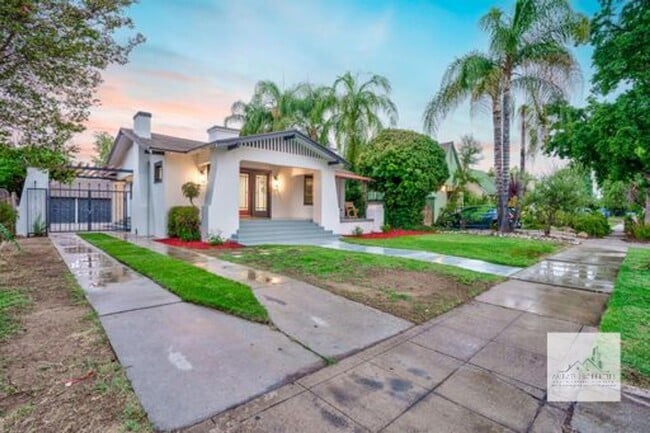 property at 1435 N Poplar Ave