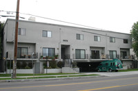 6606 Hazeltine Ave in Van Nuys, CA - Building Photo - Building Photo