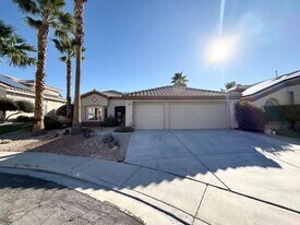 3285 Cooper Creek Dr in Henderson, NV - Building Photo