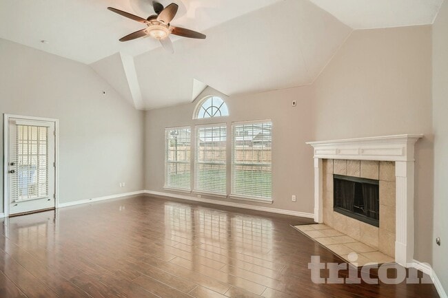 2710 Hawthorne Dr in Glenn Heights, TX - Building Photo - Building Photo